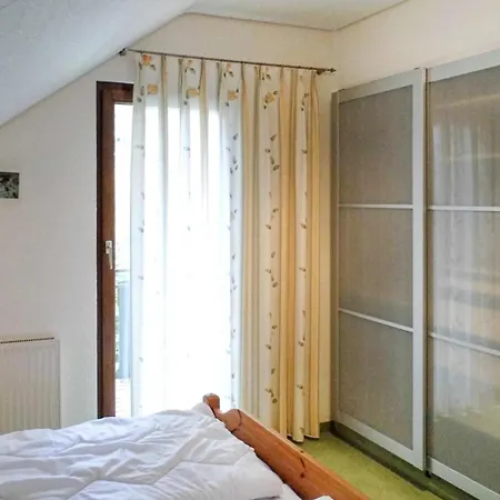 3 Bedroom Beautiful In Kirchheim