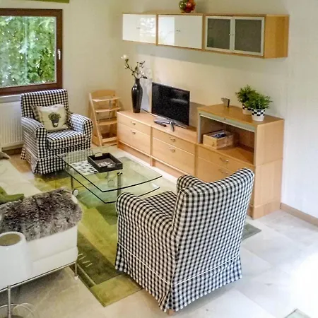 3 Bedroom Beautiful In בית נופש