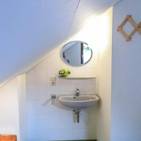 3 Bedroom Beautiful In קירכהיים