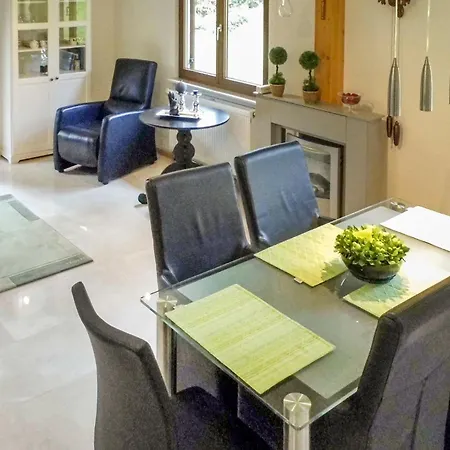 3 Bedroom Beautiful In Kirchheim Holiday home